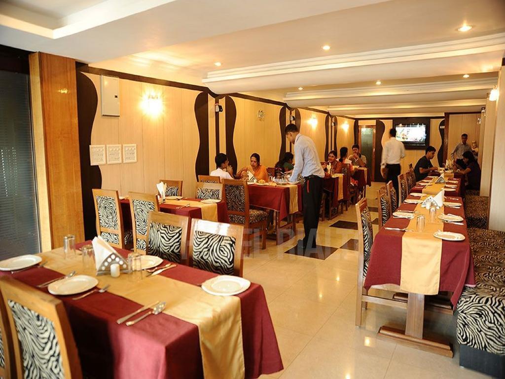 Hotel Rialto Guwahati Luaran gambar